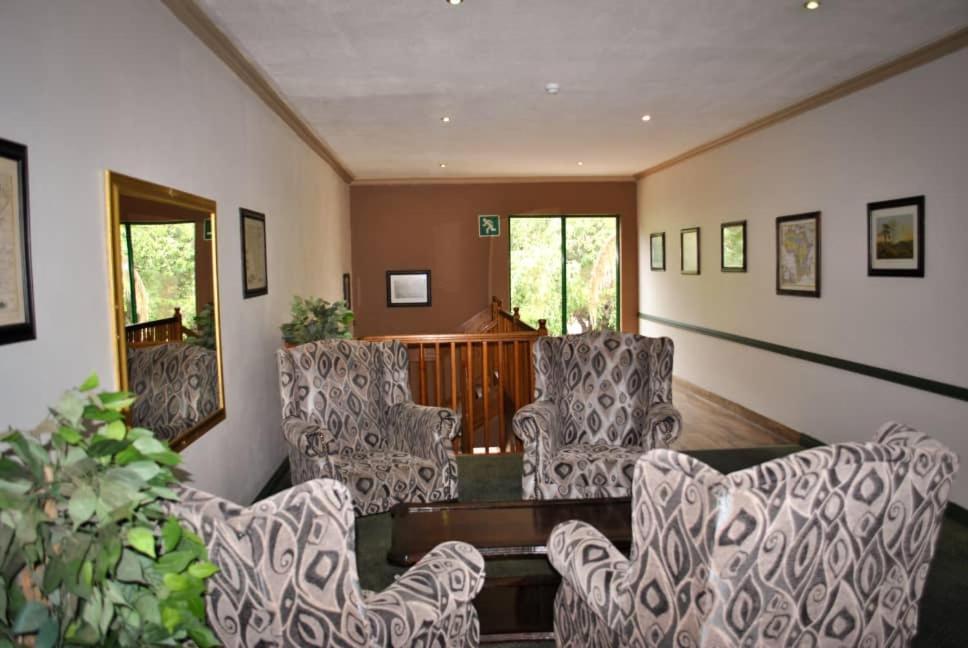 Diggers Inn Francistown Bagian luar foto