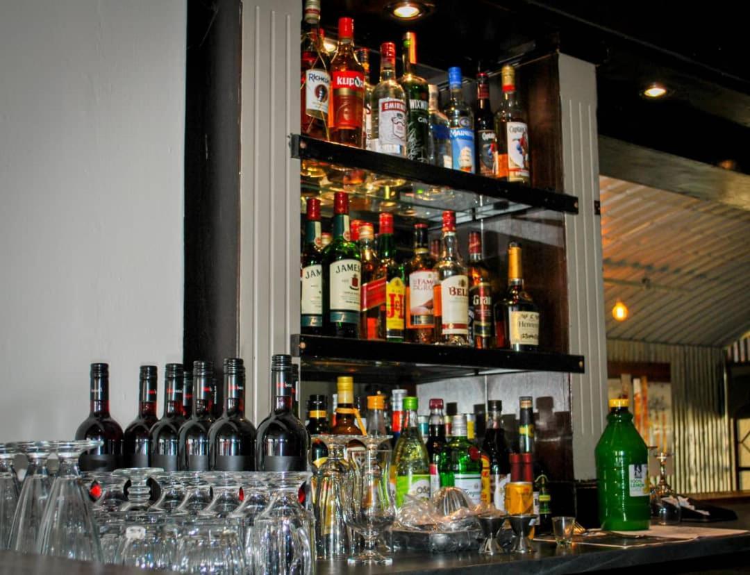Diggers Inn Francistown Bagian luar foto