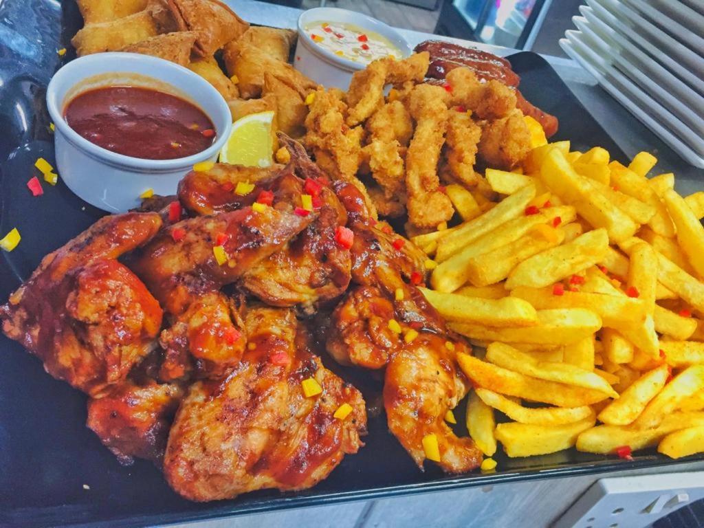 Diggers Inn Francistown Bagian luar foto